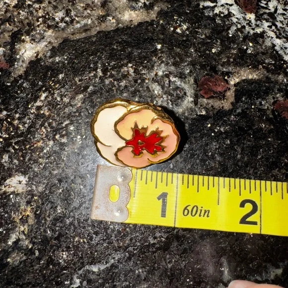 Full Bloom pansy gold-tone enamel pink and white pierced earring set - Picture 4 of 4